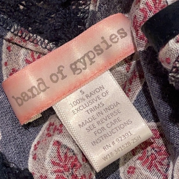 BAND of Gypsies Cold Shoulder Mini Dress size small NWOTS - Picture 4 of 7